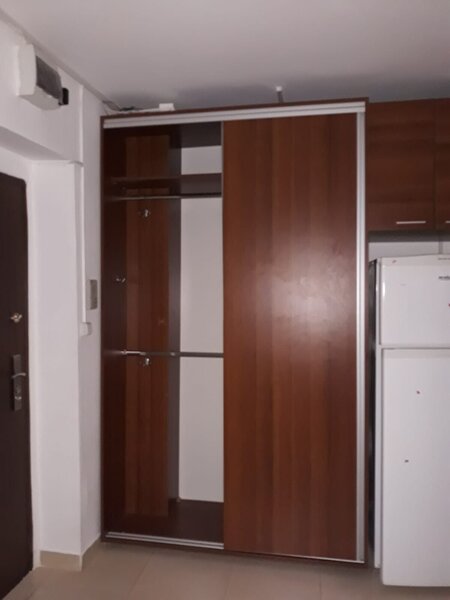 Costin Georgian, metrou, vanzare garsoniera decomandata.